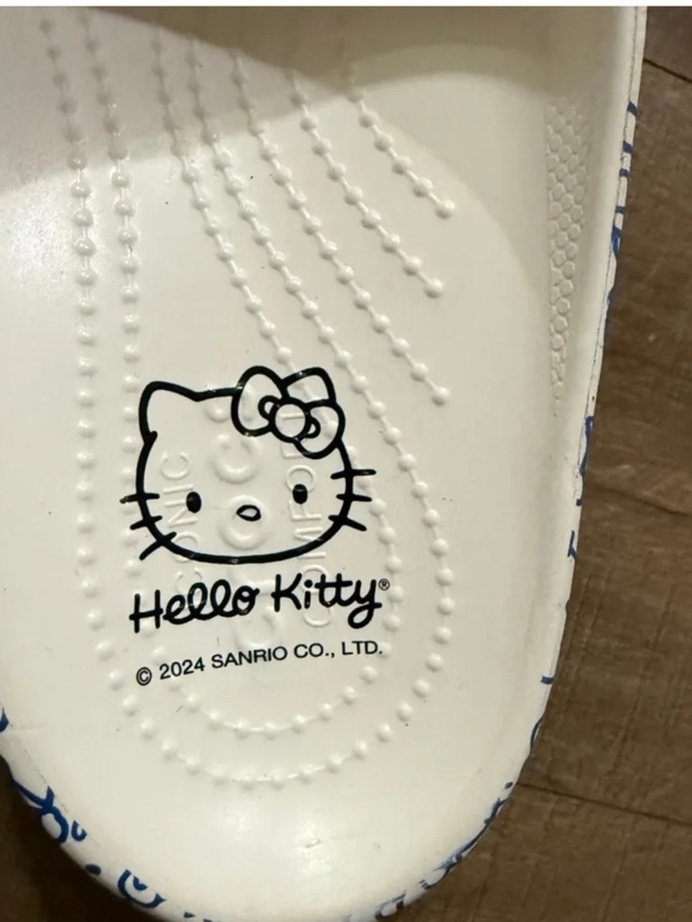 Hello Kitty Siren Clog Crocs Size 9 - Picture 9 of 9